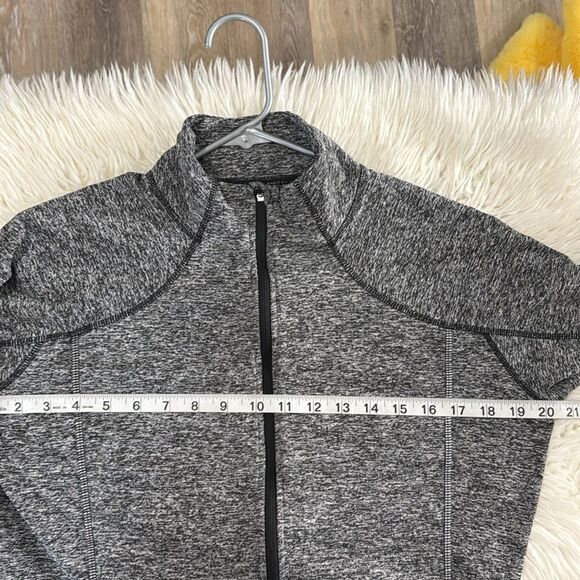 ATHLETA RUNNING WILD 3.0 HALF ZIP DARK GRAY HEATHERED REFLECTIVE SHIRT PULLOVER - Picture 3 of 8